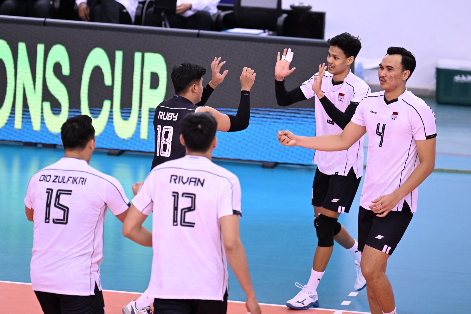 Tim Bola Voli Indonesia Bungkam Kamboja 3-0 di SEA V League 2025