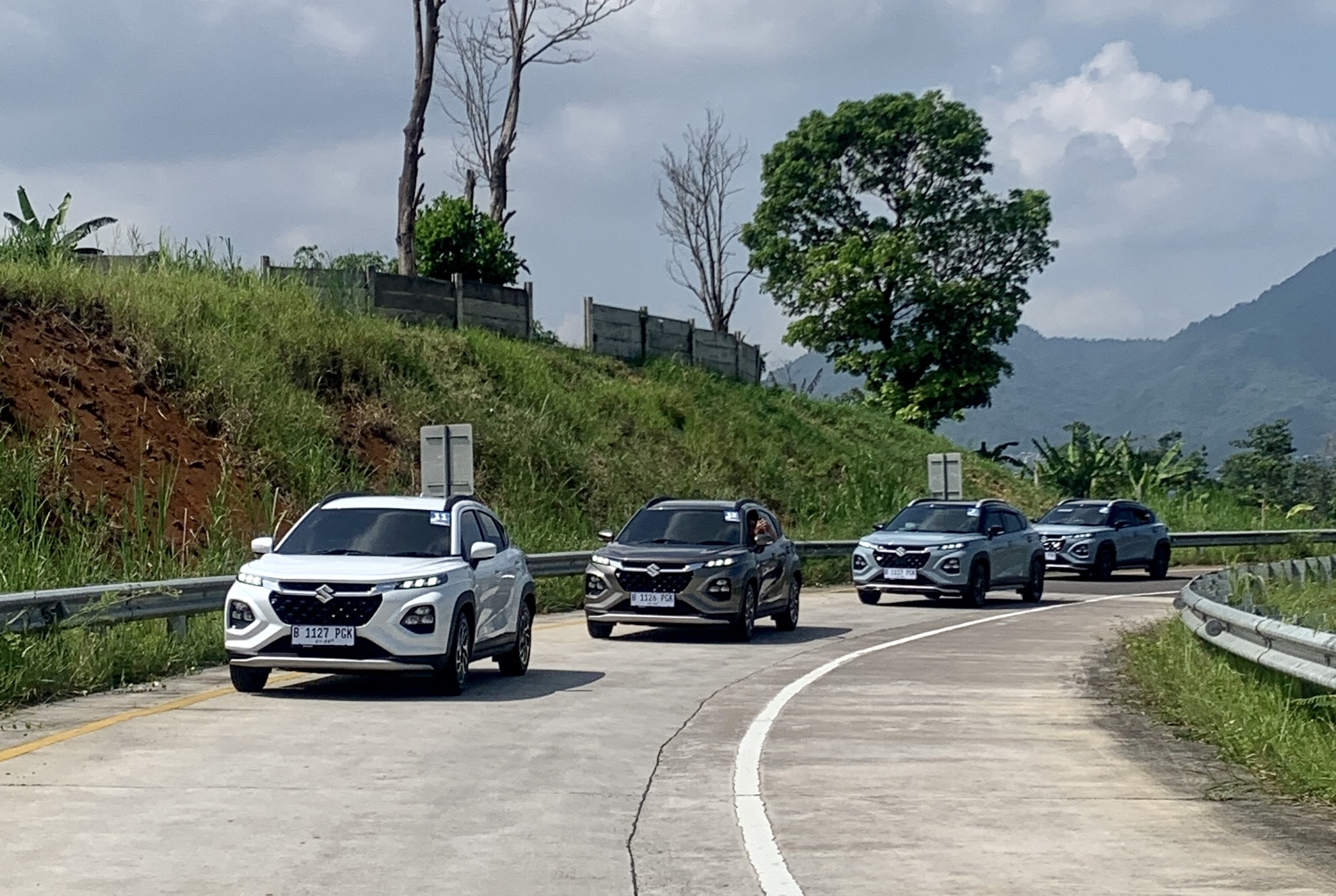 Suzuki Fronx: SUV Pintar yang Jadi Jawaban untuk Jalanan Indonesia