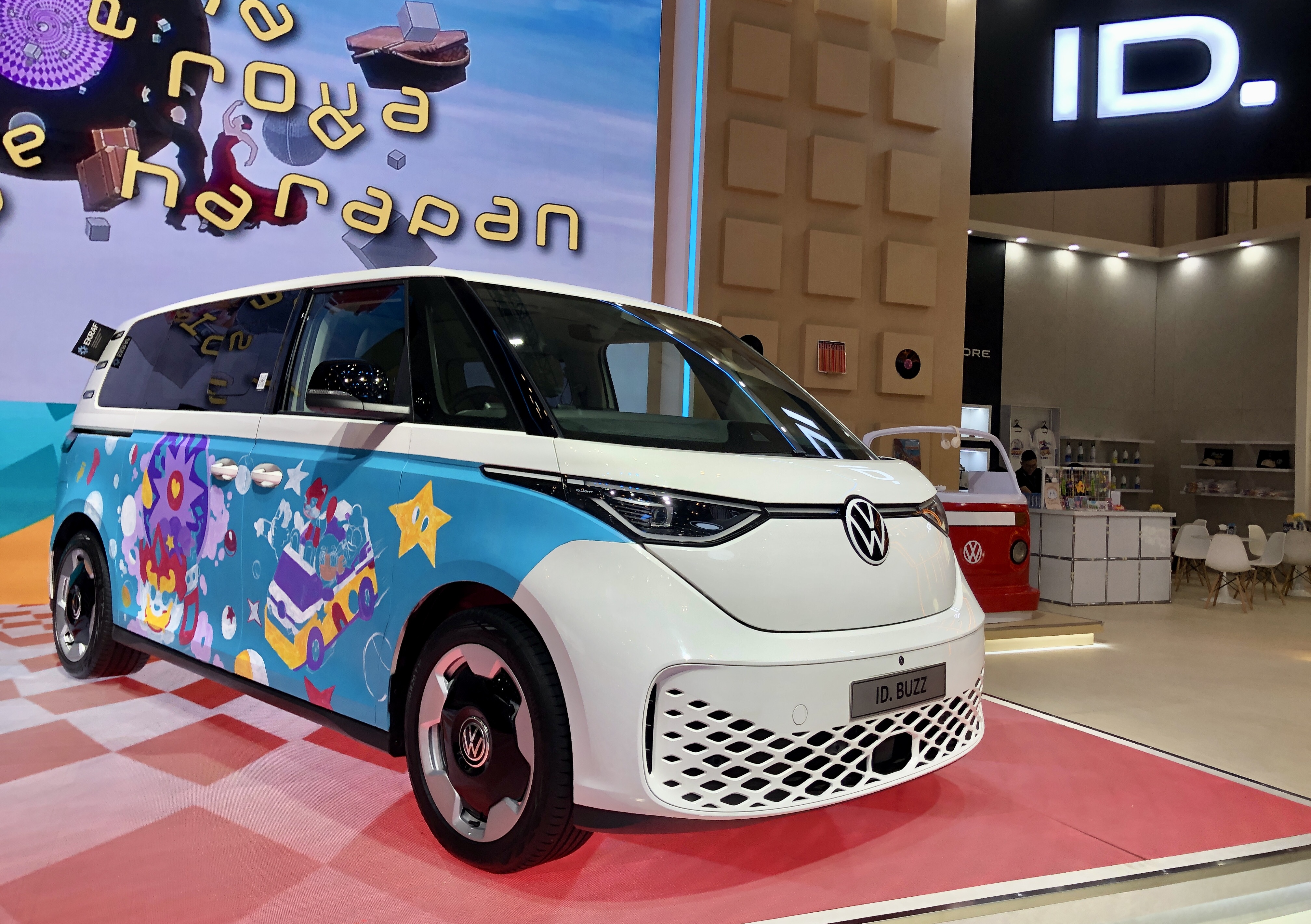Cerita di Balik Lukisan pada Volkswagen ID. BUZZ yang Mejeng di GIIAS 2025
