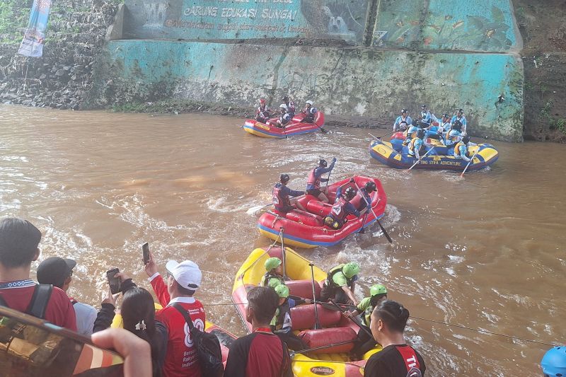 KLH Ajak Masyarakat Peduli Sungai Ciliwung