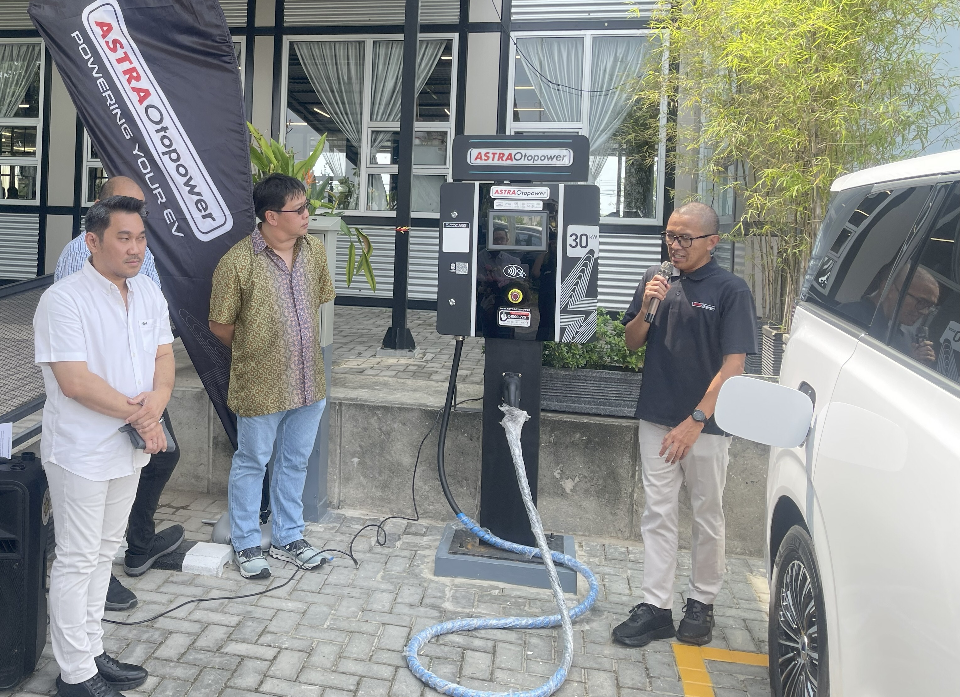 Perkuat Infrastruktur EV di Pulau Sumatra, Astra Otopower Hadir di Pekanbaru