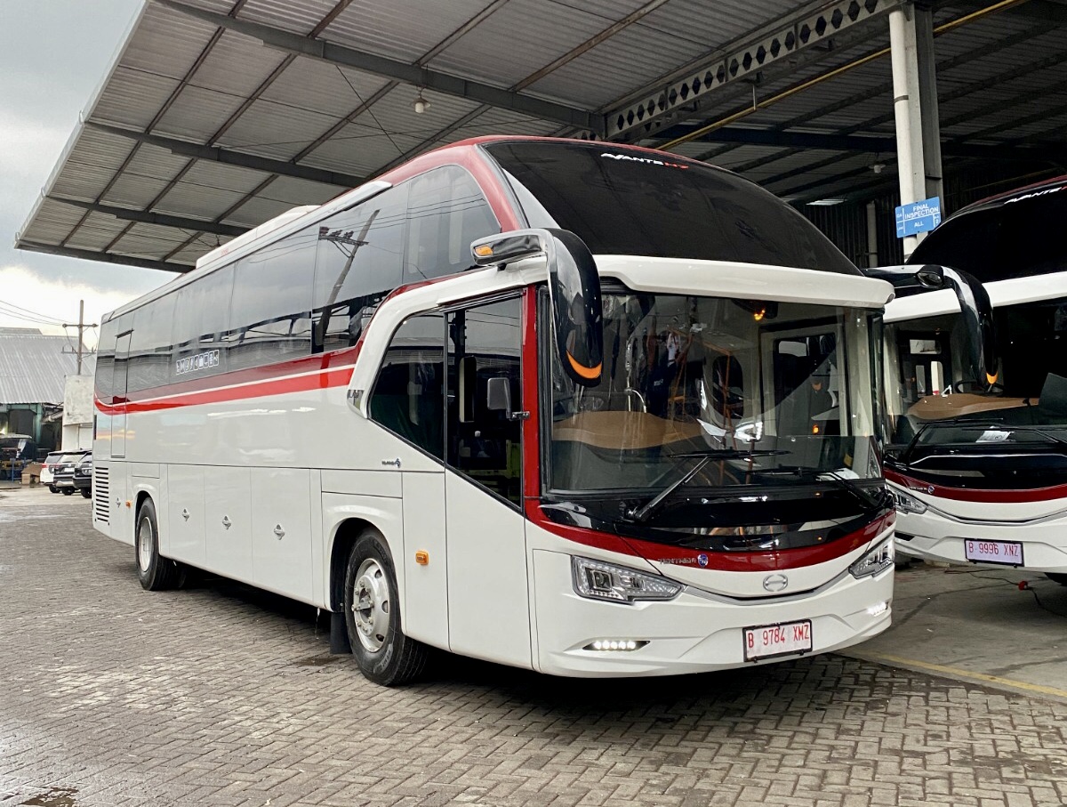 Primajasa Tambah 100 Unit Bus Hino Baru untuk Layanan AKAP dan Pariwisata