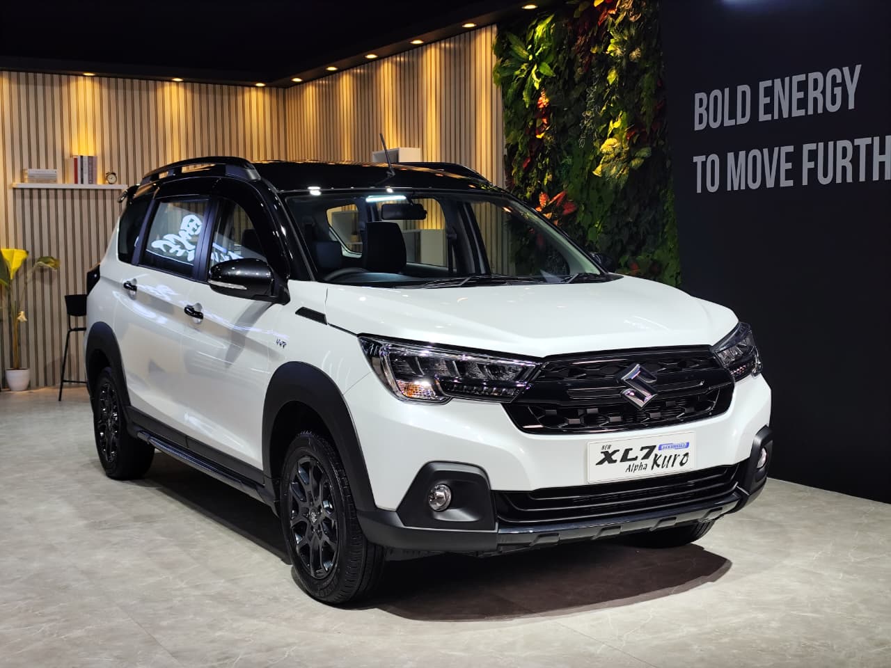 Suzuki New XL7 Hybrid Alpha Kuro Diproyeksikan Terjual 300 Unit per Bulan, Begini Strateginya