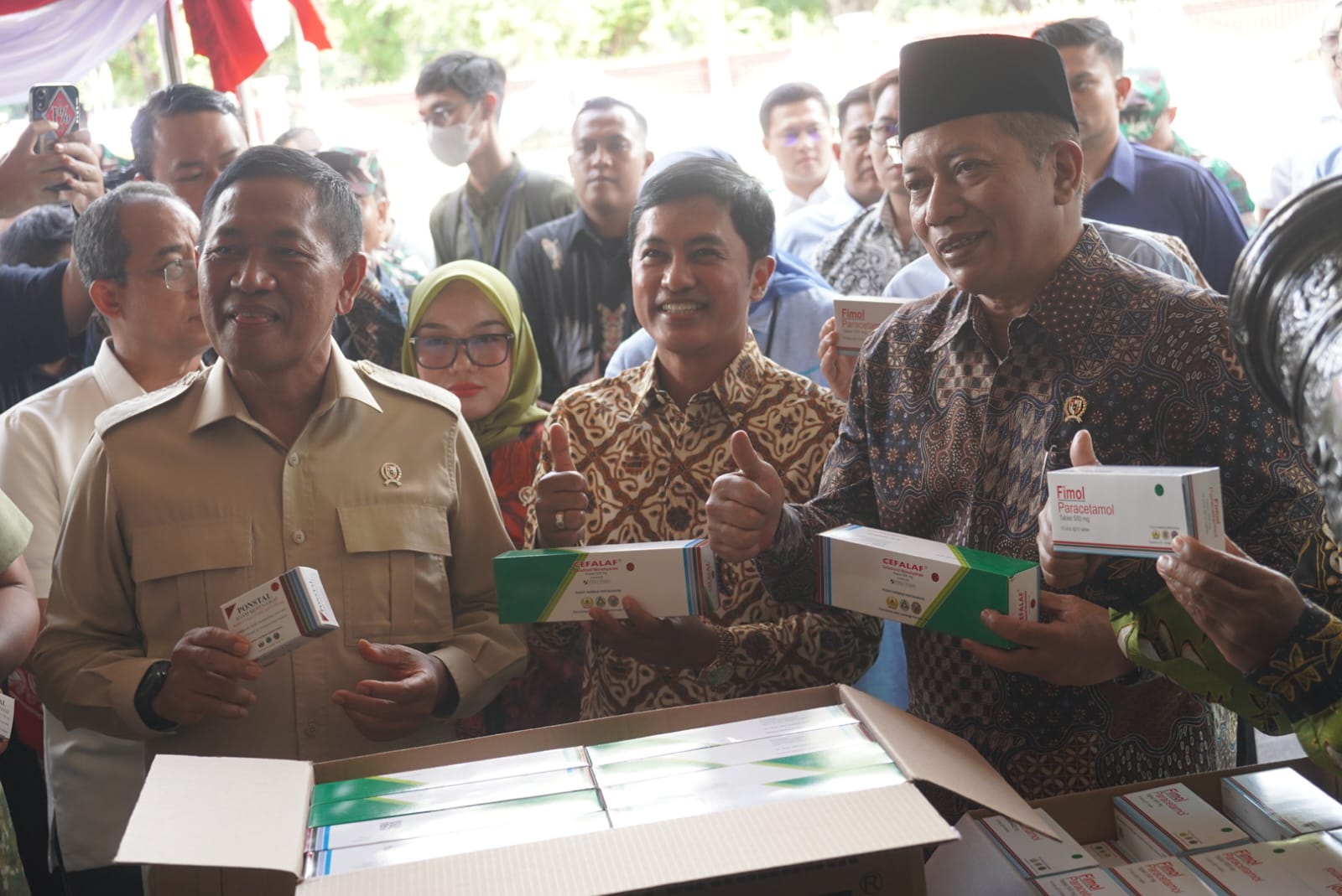 Kemhan Salurkan 4,8 Juta Butir Multivitamin untuk 100 Dapur MBG di Jakarta