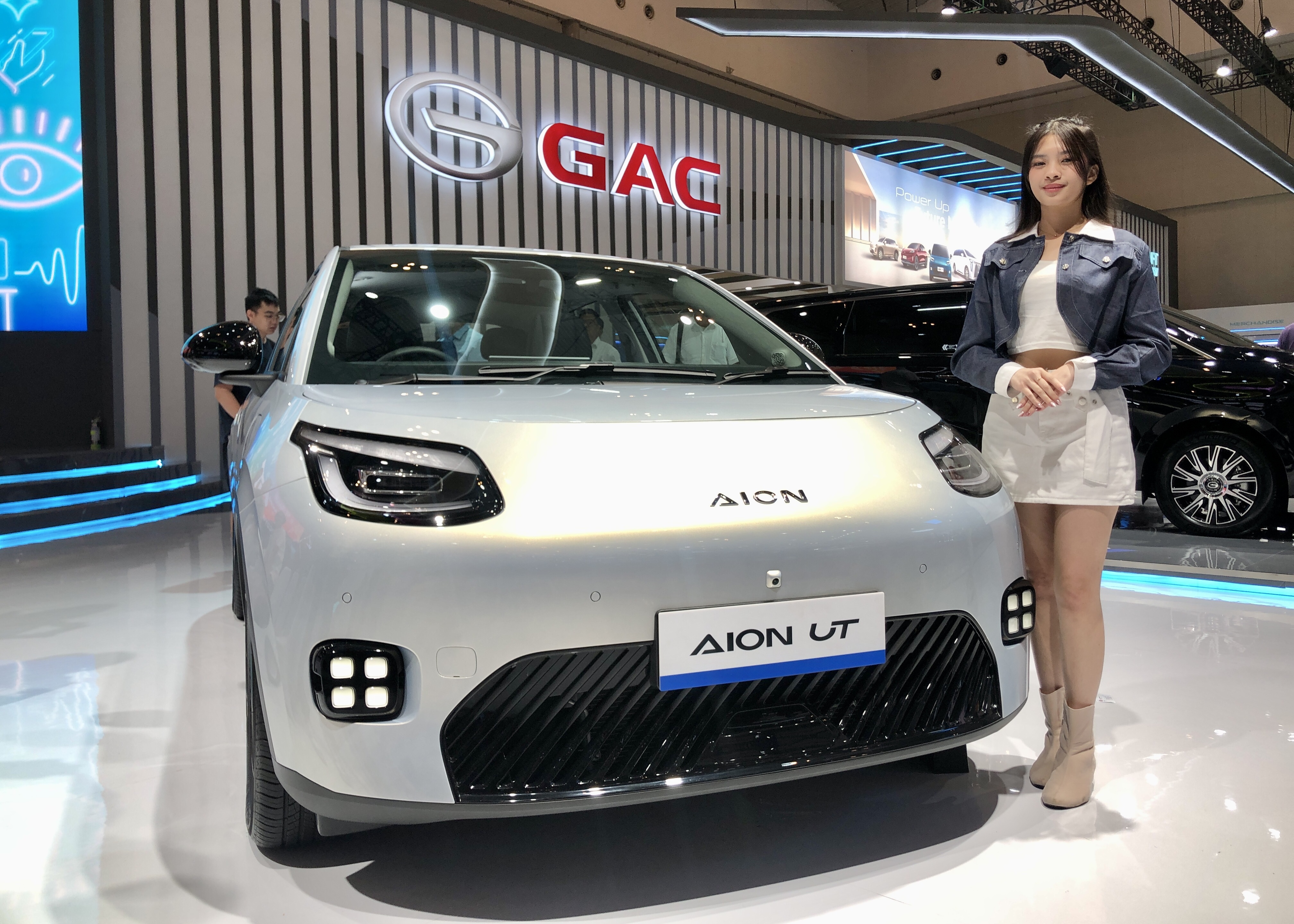 Aion UT Tampilkan Teknologi Terkini dan Fitur Keselamatan Terlengkap di Kelasnya