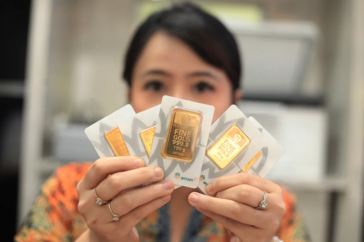 Harga Emas Antam Jumat Naik Rp33.000