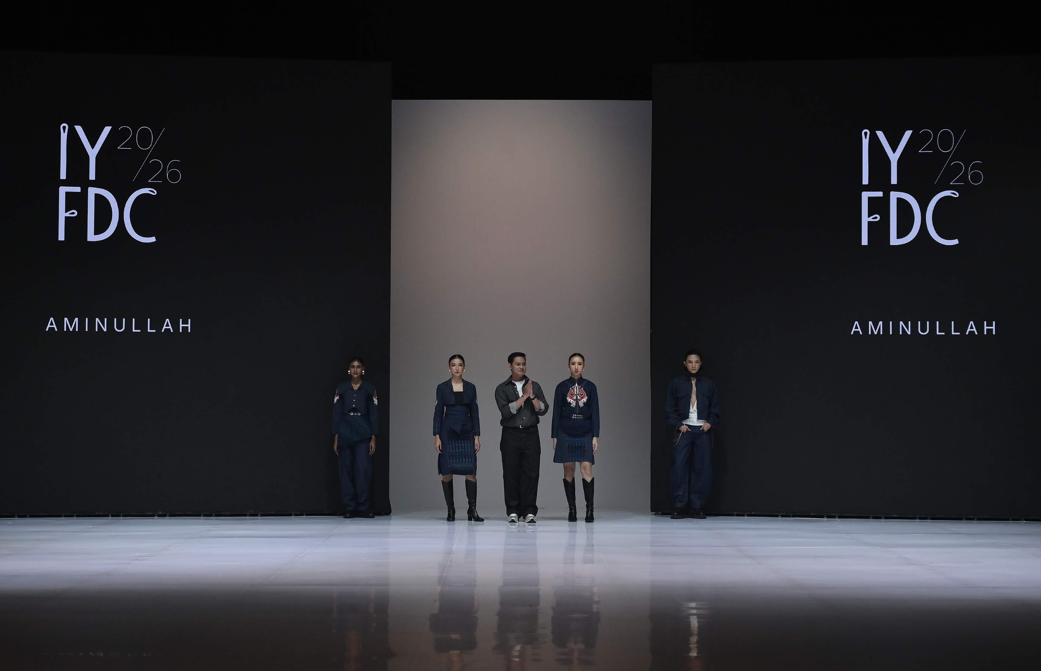 Pemuda Kalsel Memukau Panggung Indonesia Young Fashion Designer Competition 2026